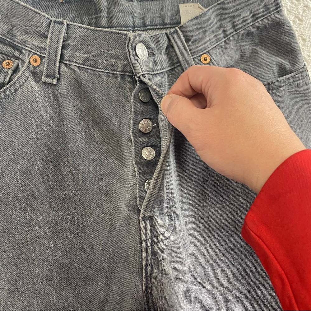 Levi Button Fly High Waisted Jeans (11 M) - Picture 3 of 10